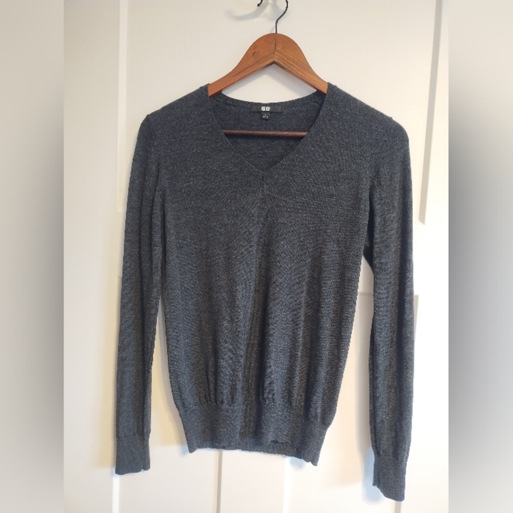 Uniqlo Charcoal V-Neck Sweater